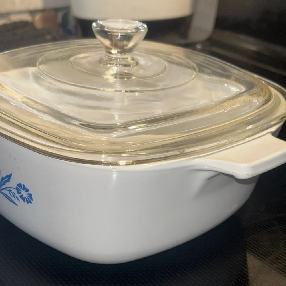 Vintage CorningWare Cornflower 1 1/2 qt Casserole Dish